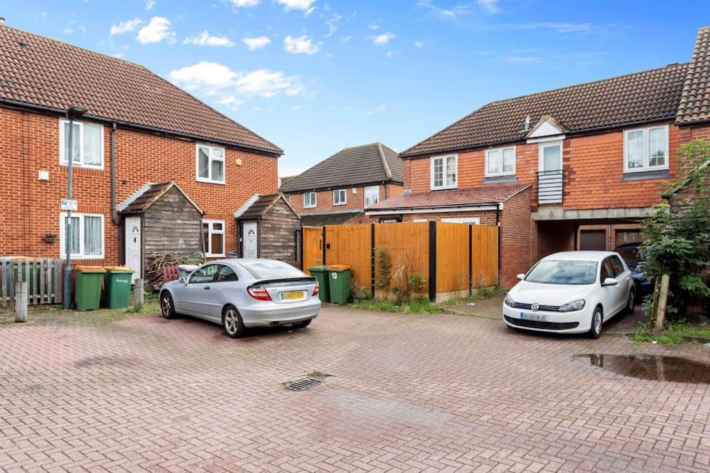 Hébergement de vacances Cozy 3-bed House Near Lcy & Excel Ideal For Groups & Families *