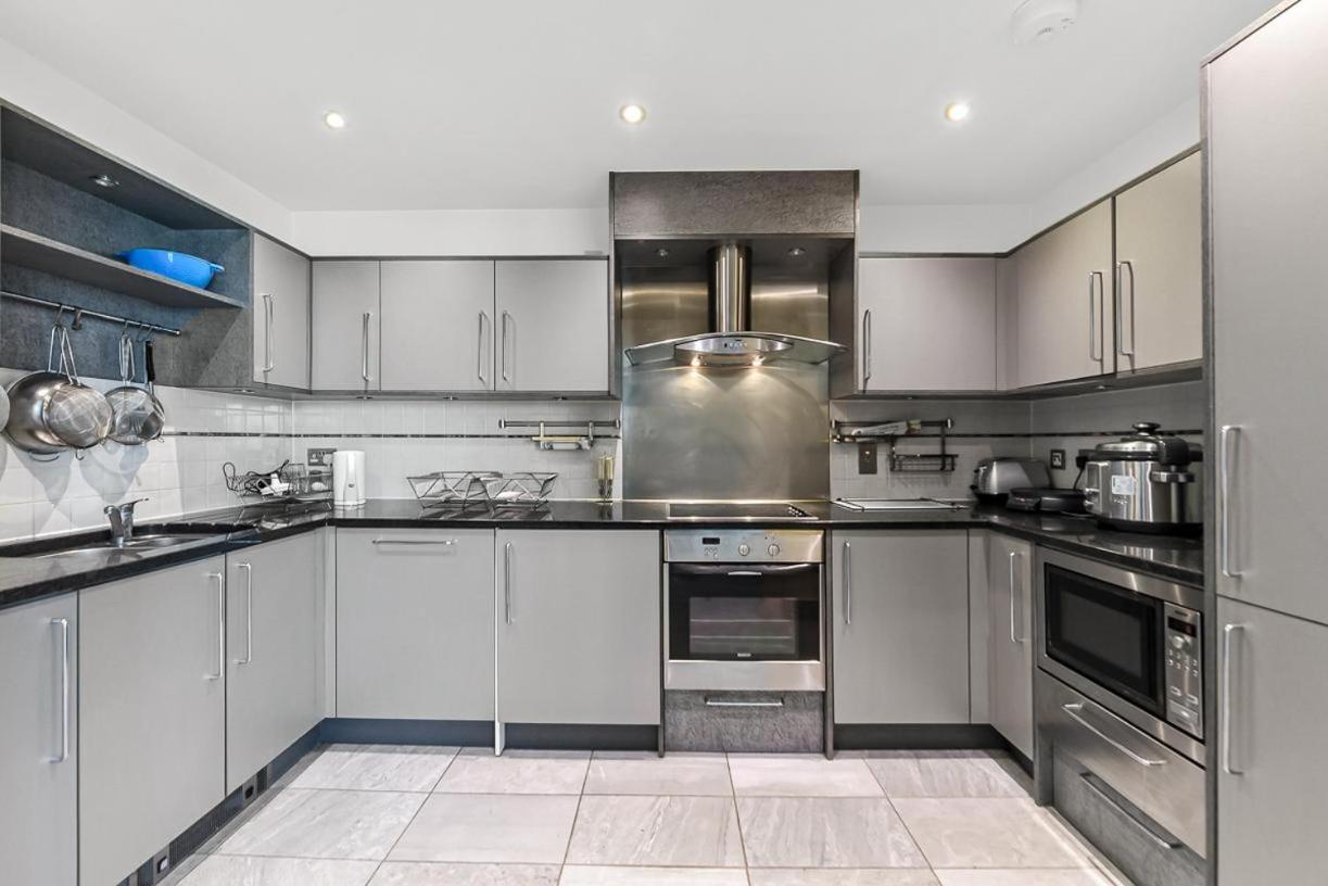 Luxury 2 Bed Close To * Londres