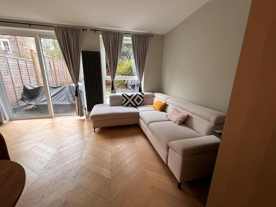 Unique And Stylish 2-bed Maisonette In Islington Londres