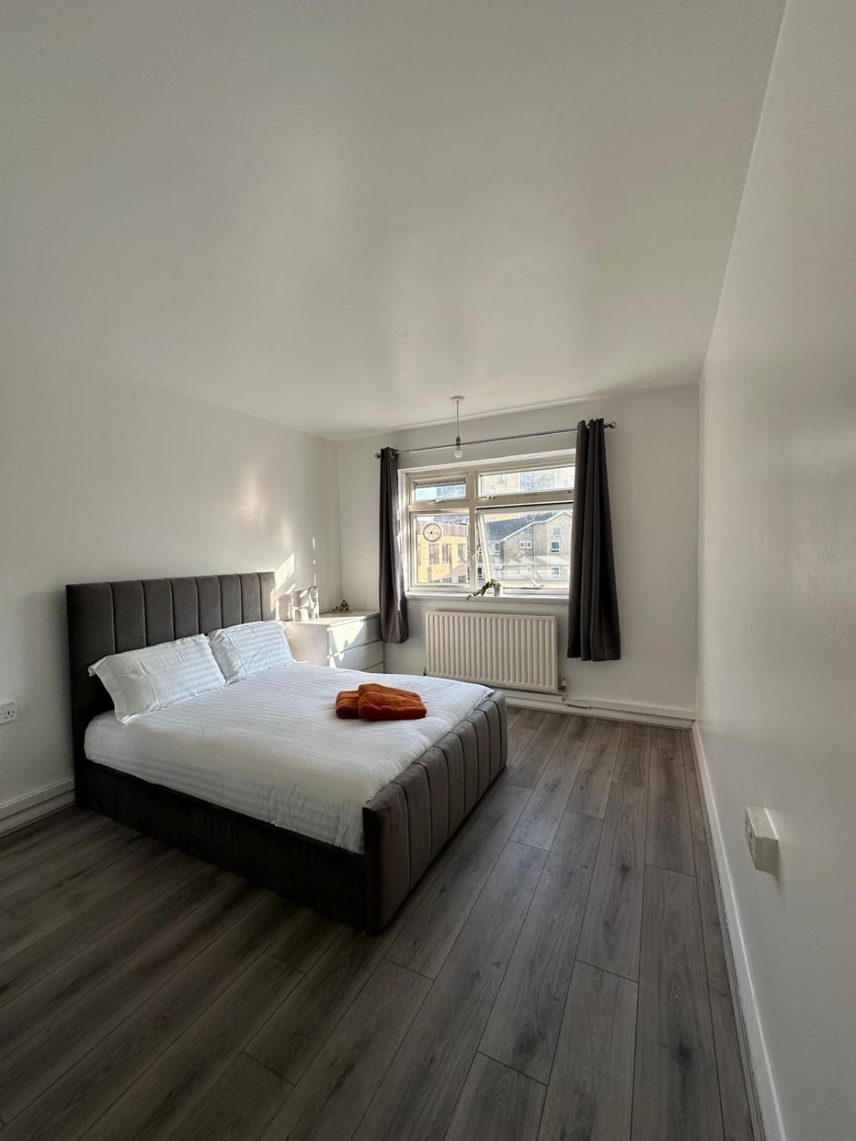 Habitación en casa particular Modern In A 4 Bedroom Flat In London, Shared Bathroom! *