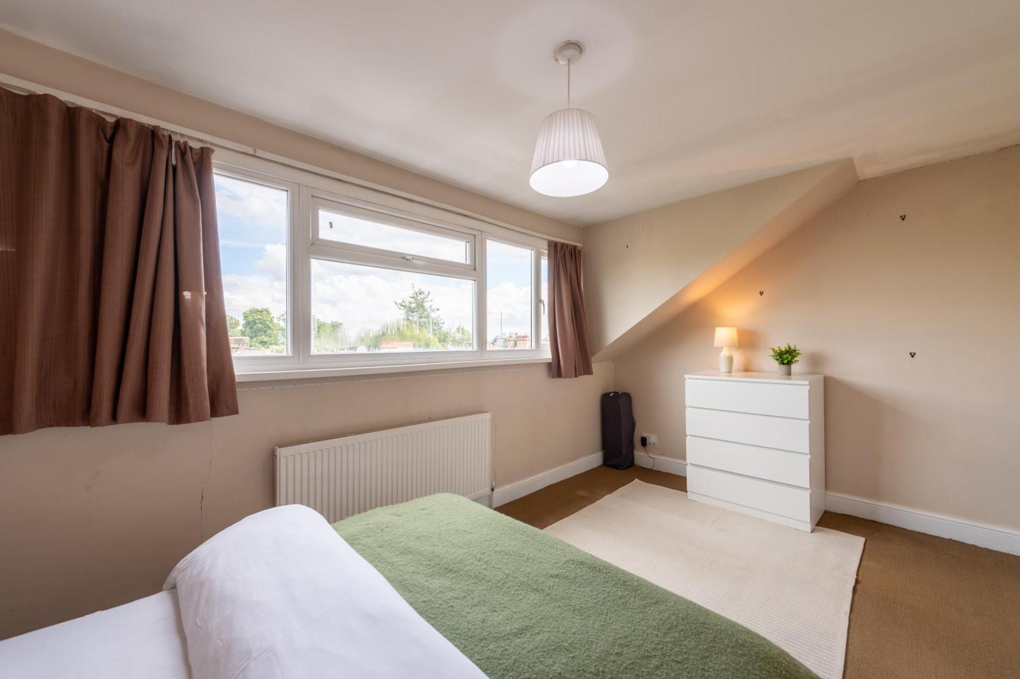 Modernised 1 And 2 Bedrooms Option Terrace And Balcony High Street Apartamento