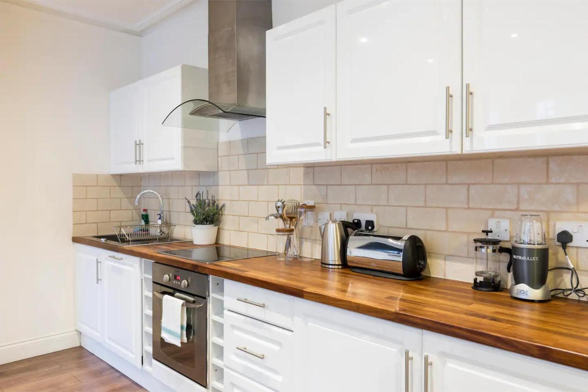 Gorgeous & Modern 2 Bedroom Sleeps Six In Earl's Court Londres