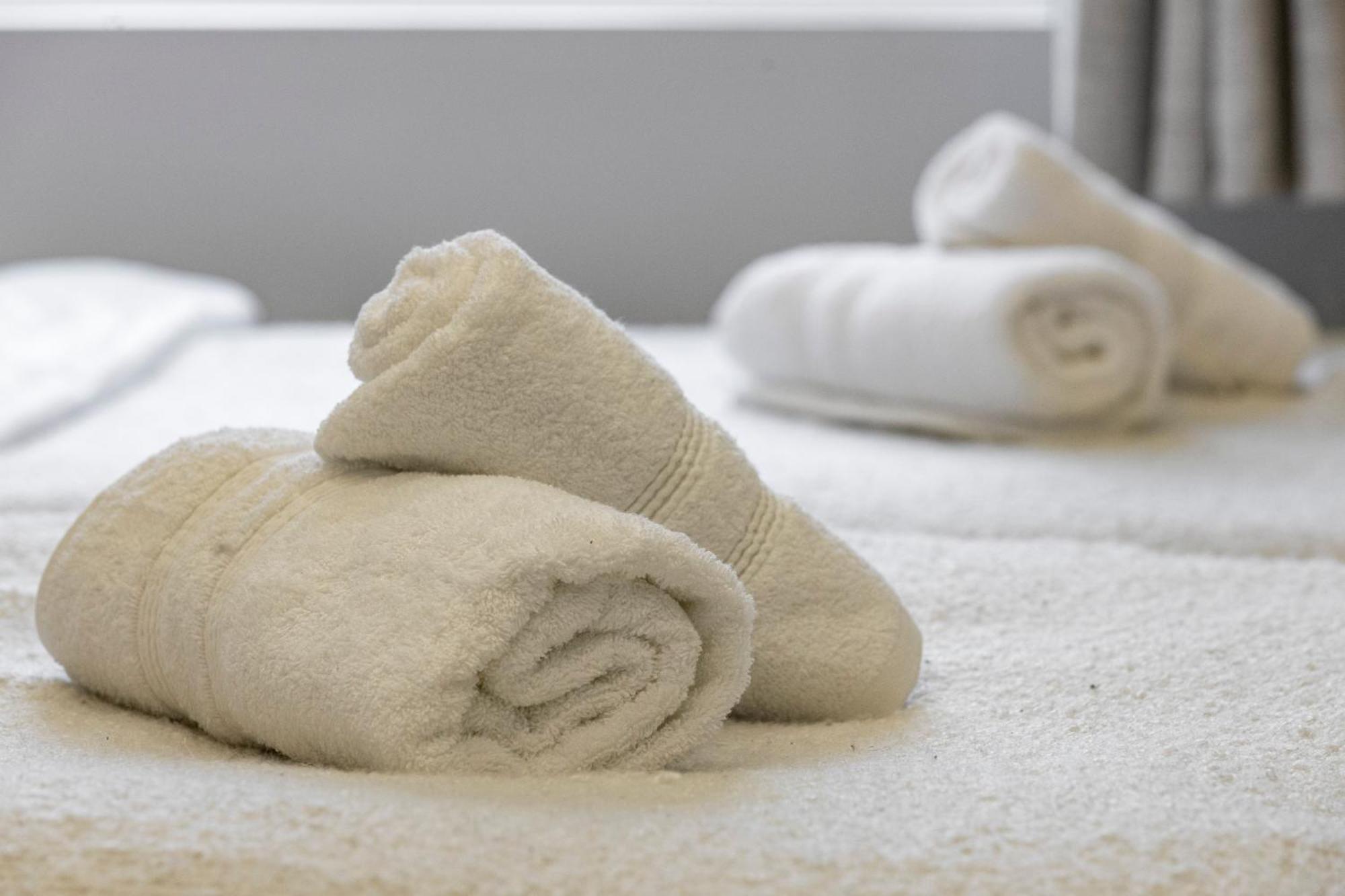Trendy Twin Studio Modern Comfort For 2! * Londres