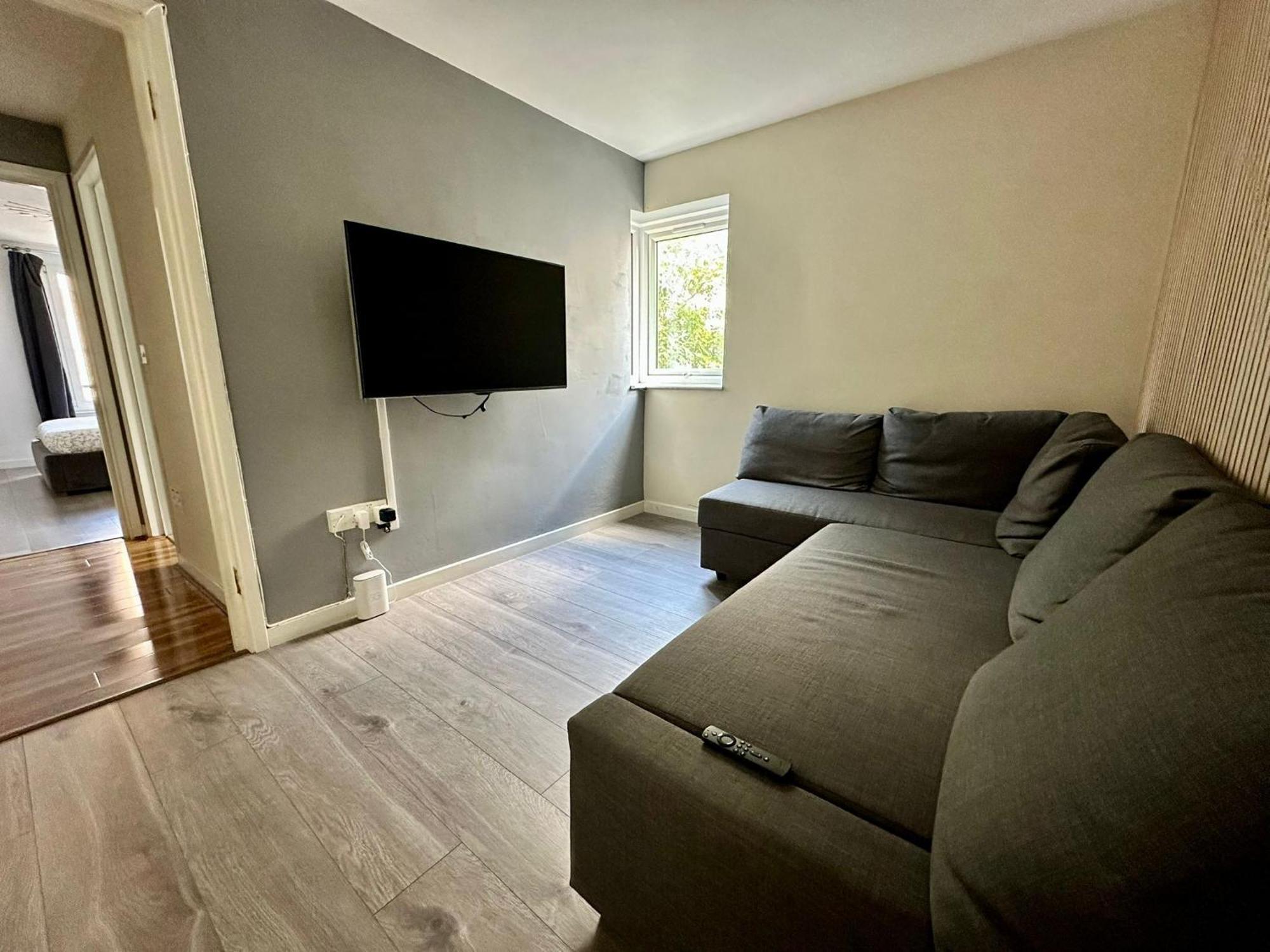 Cosy 2 Bedroom Flat In Manor House * Londres