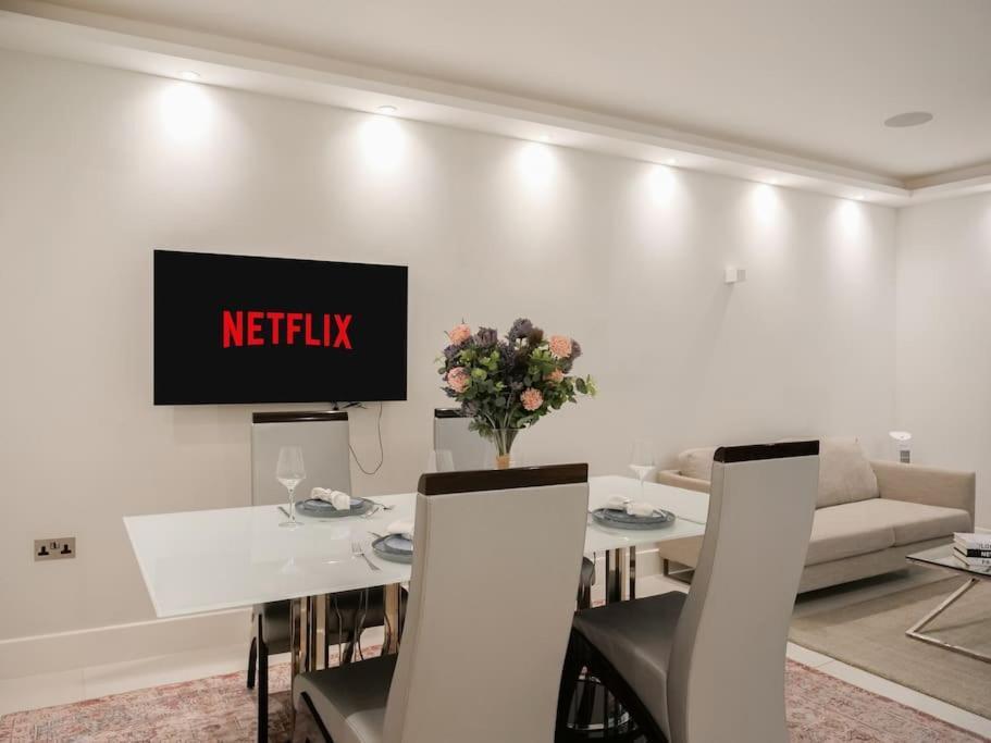 Stylish And Spacious In Prime Londres