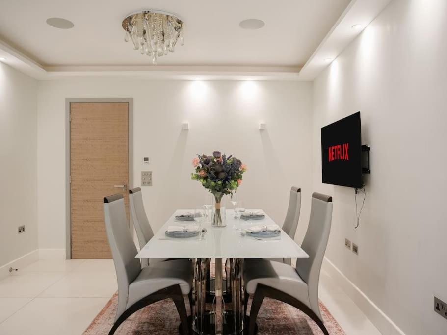 Stylish And Spacious In Prime * Londres