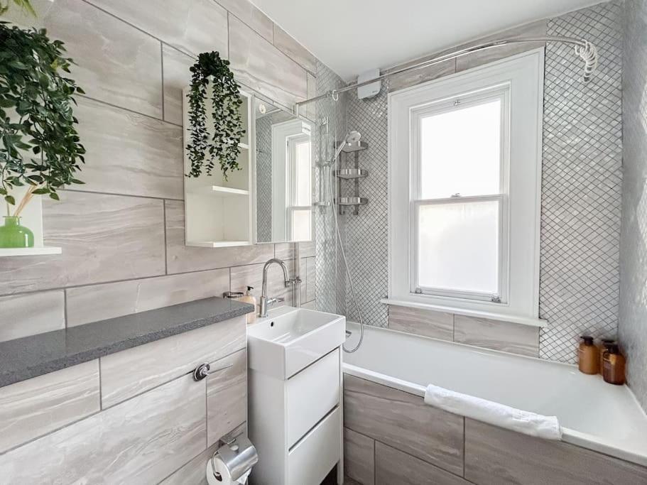 Trendy Hideaway *
