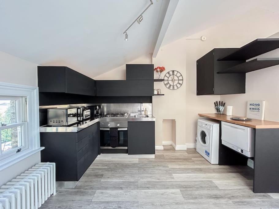 Trendy Hideaway *