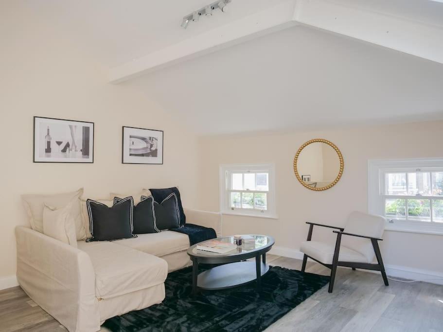 Trendy Hideaway *