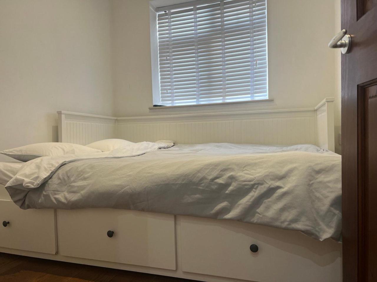 Self Contain With Room, Double Bed, Kitchen Maison d'hôtes