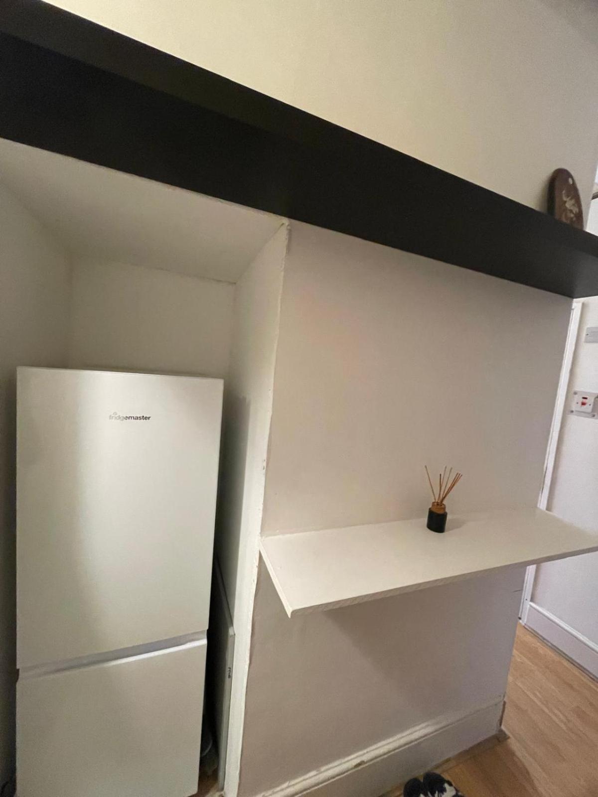 Hospedagem domiciliar Large Double Bedroom - Posh Area Londres