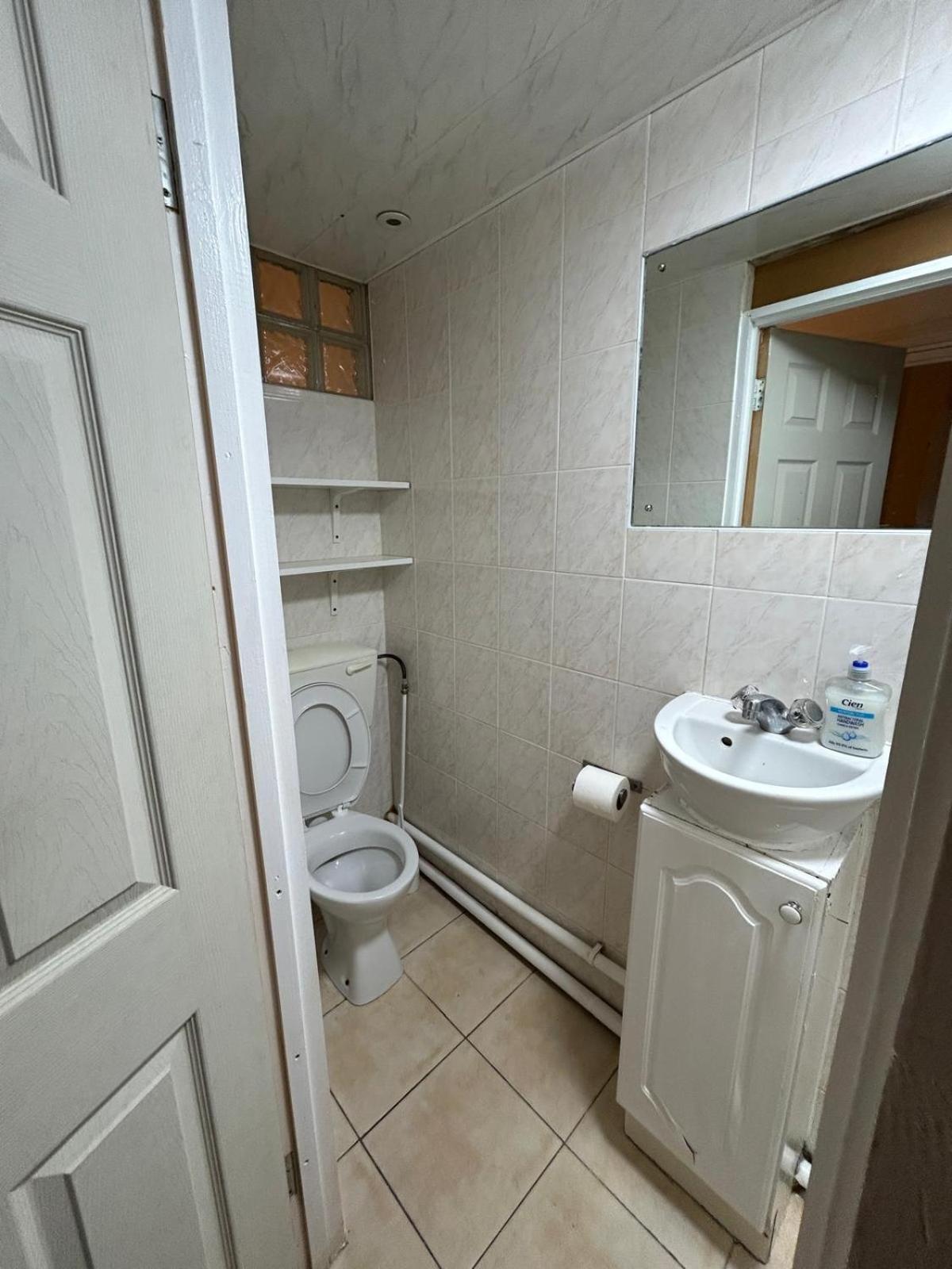 Large Double Bedroom - Posh Area Londres