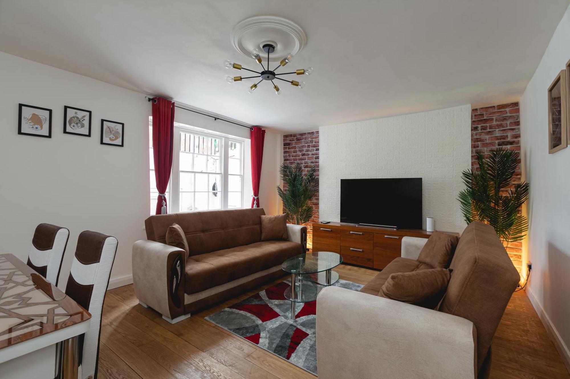 Spacious With Garden In London