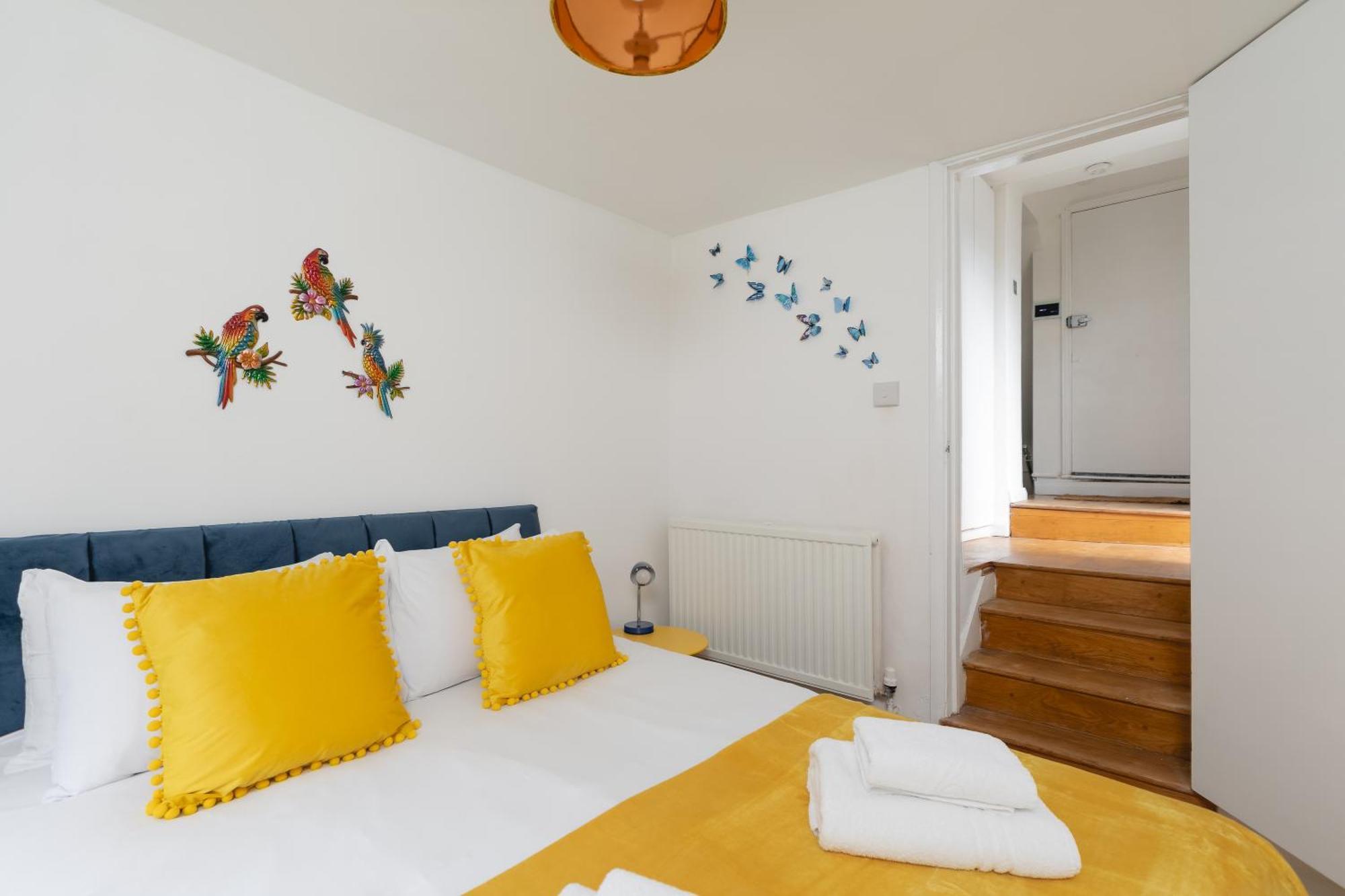 Spacious With Garden In Apartment