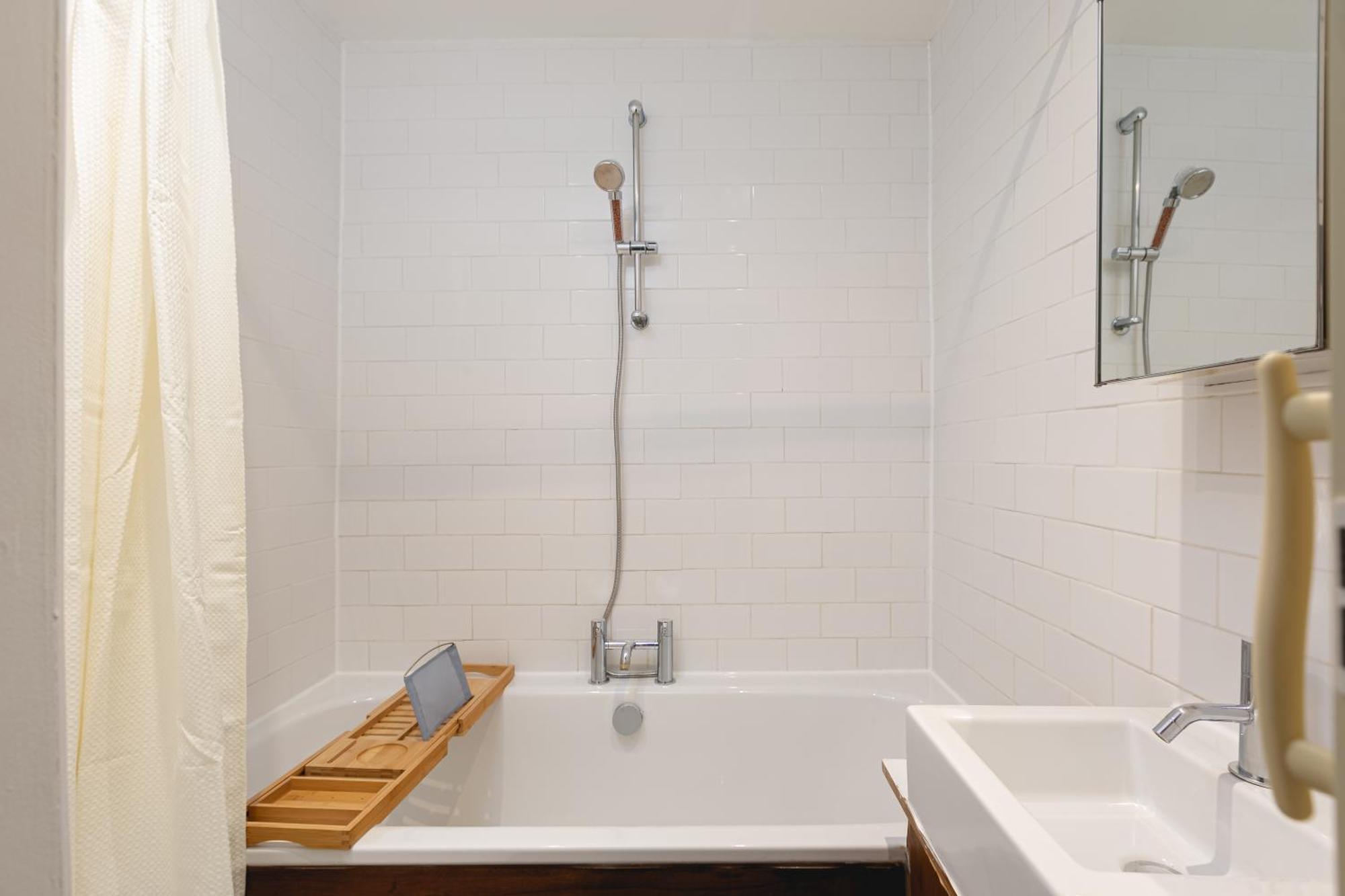 Apartment Spacious With Garden In