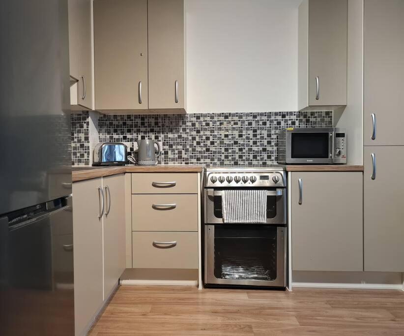 Stylish Near Tower Bridge Apartment London