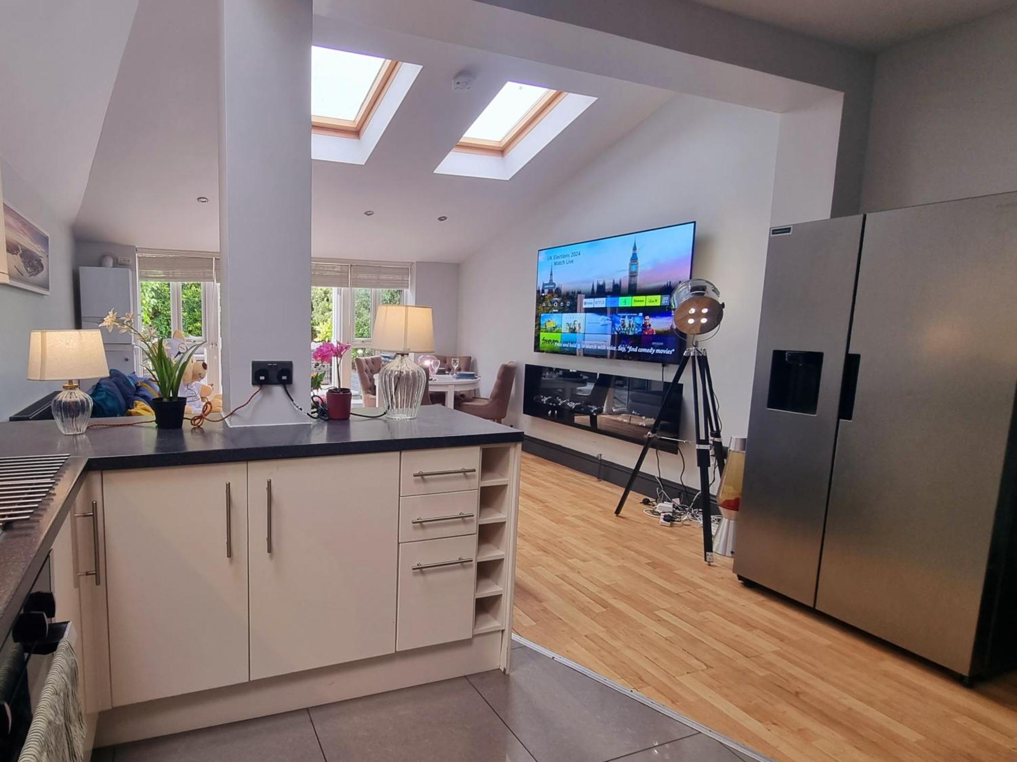 Garden View Double Room, 20 Mins To London, 1gb Internet * Londres