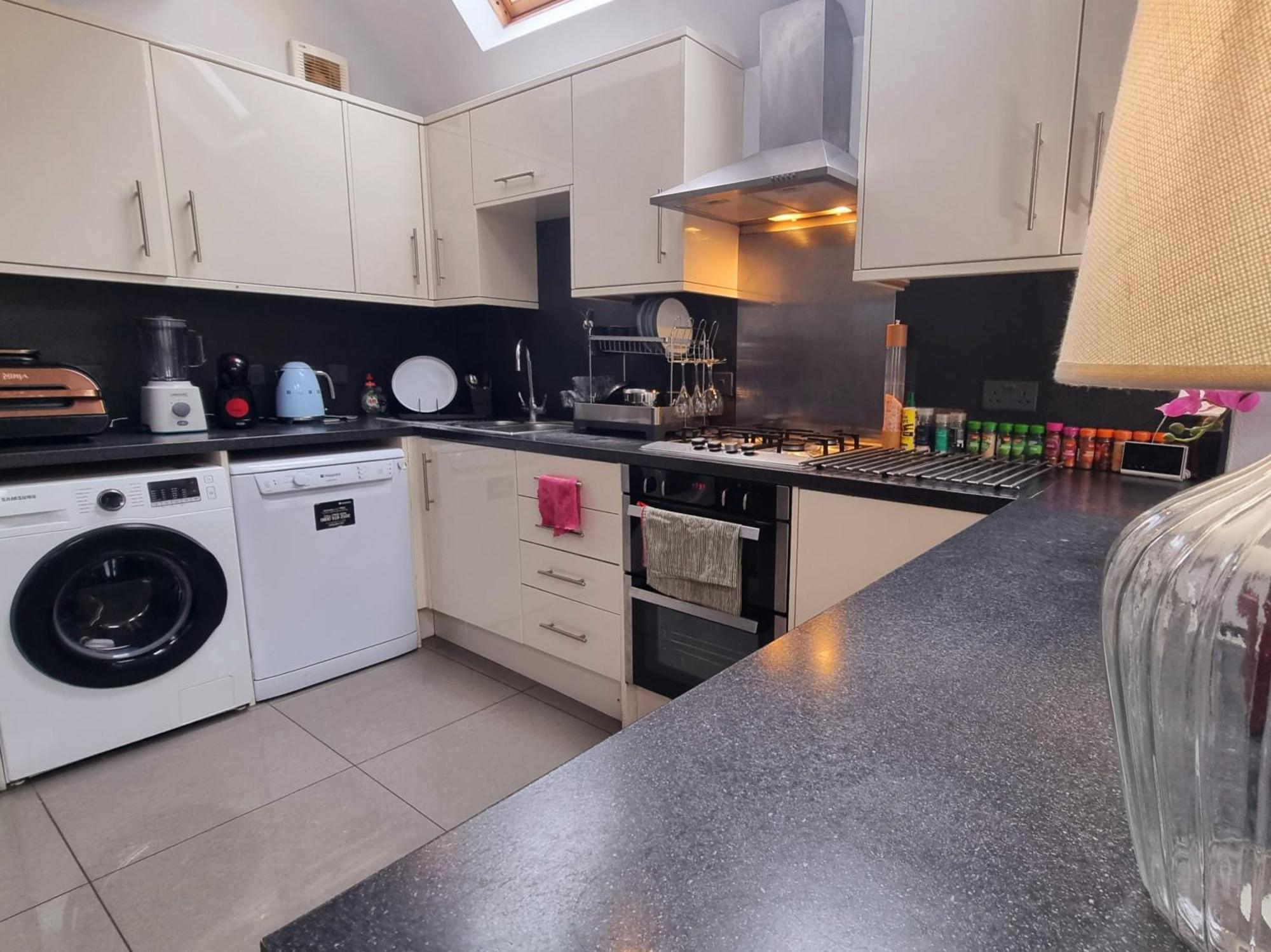 Garden View Double Room, 20 Mins To London, 1gb Internet Séjour chez l'habitant