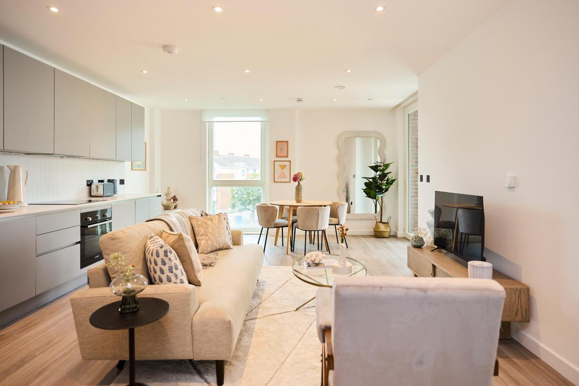 The Tottenham Escape - Lovely 2bdr Flat With Balcony Apartment *