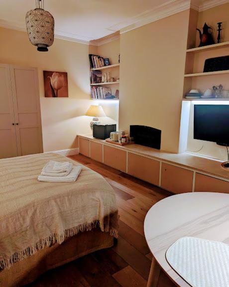 Guest house Brookview London