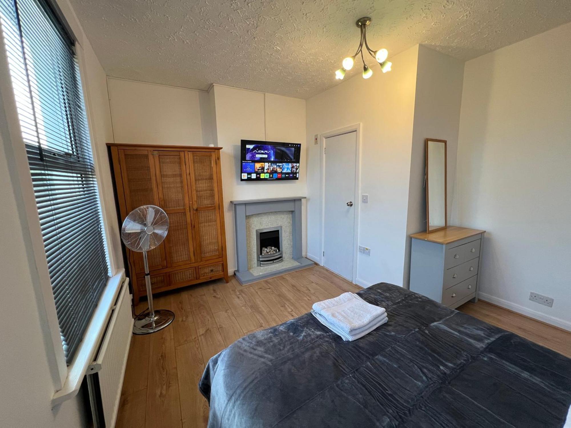 Private In Victorian House, Forest Hill, * London