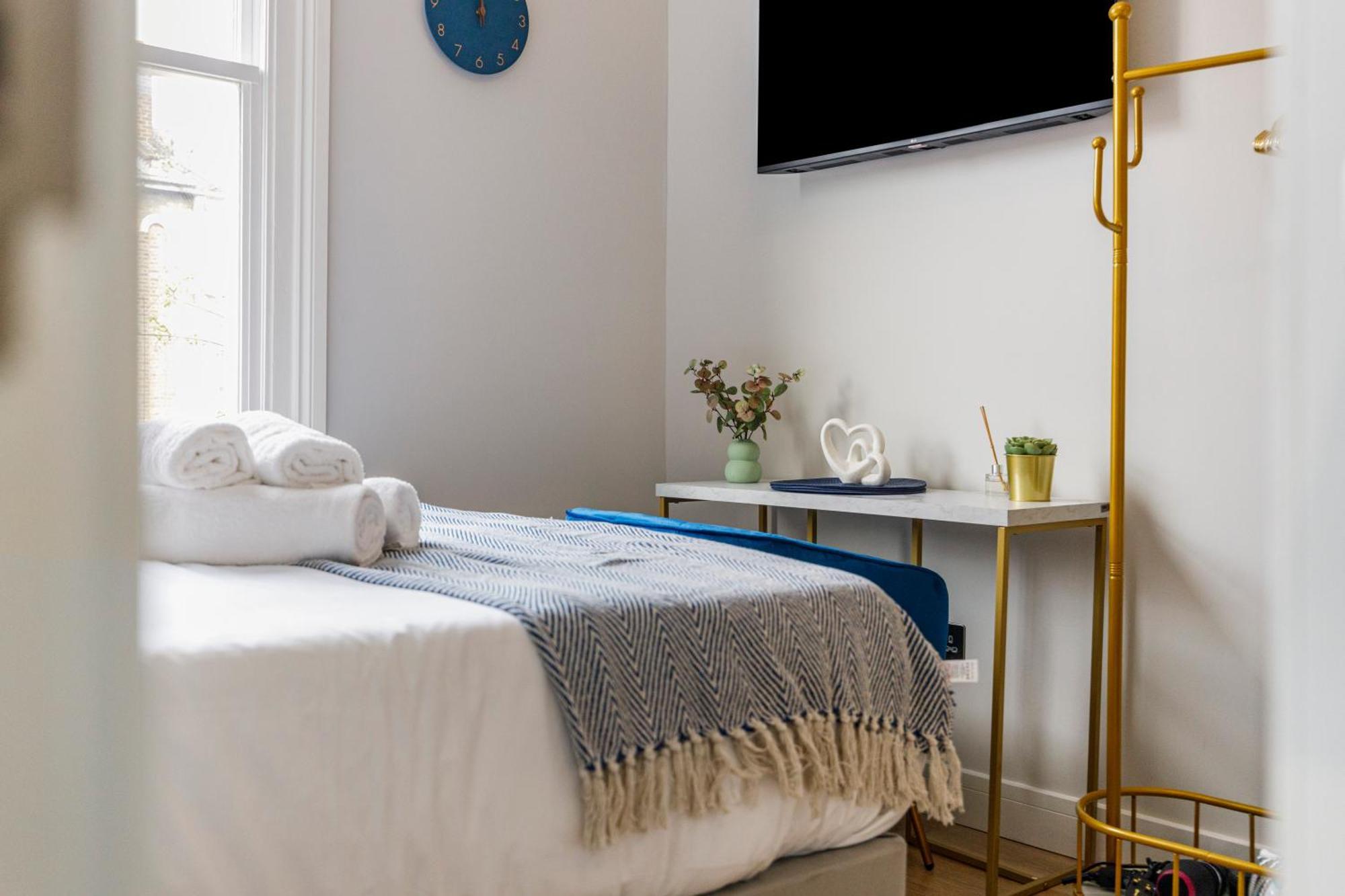 Cityscape Oasis Chic For Urban Dwellers Apartment