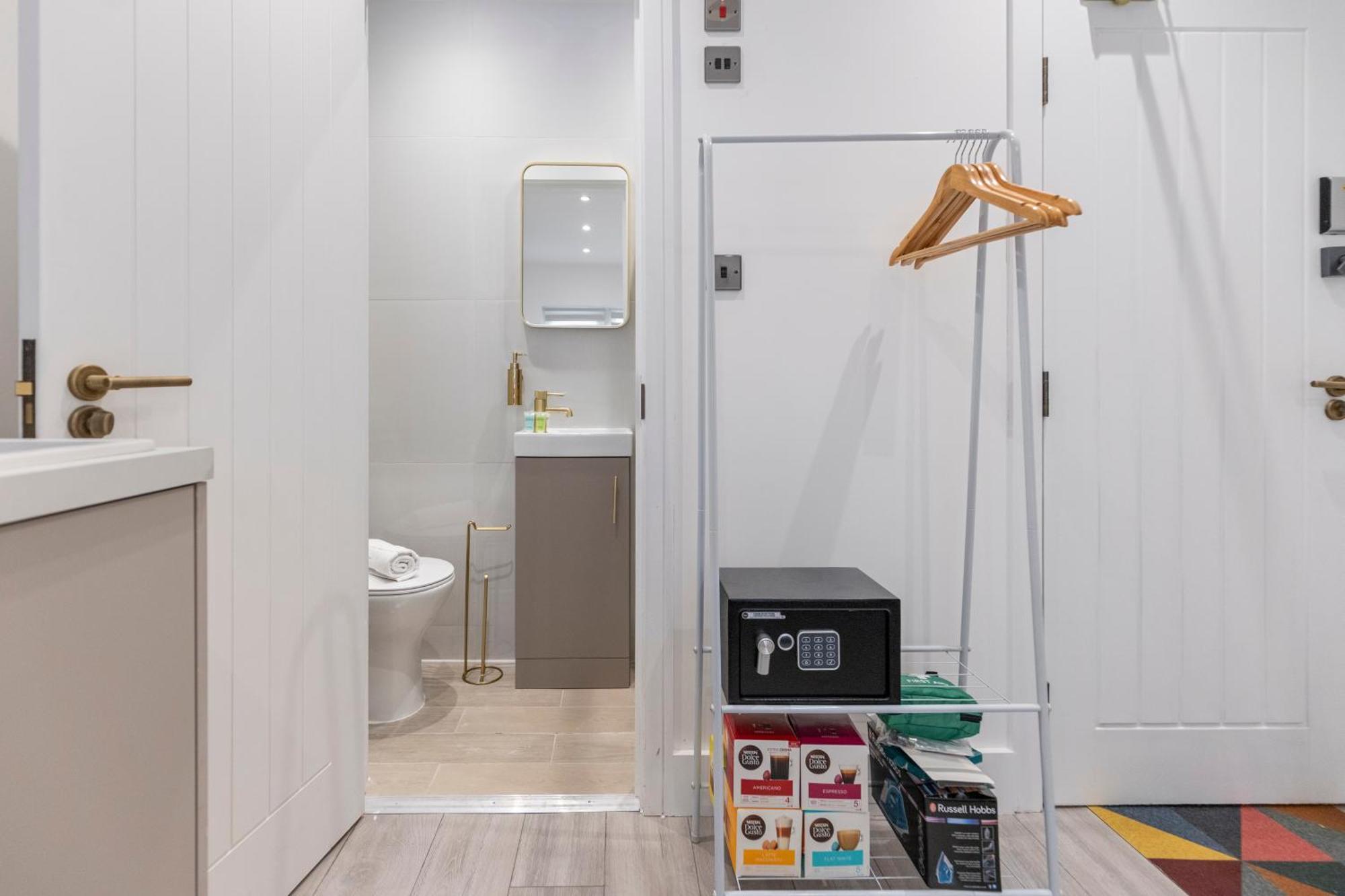 Appartement Minimalist Bliss With Refreshing Ambiance *