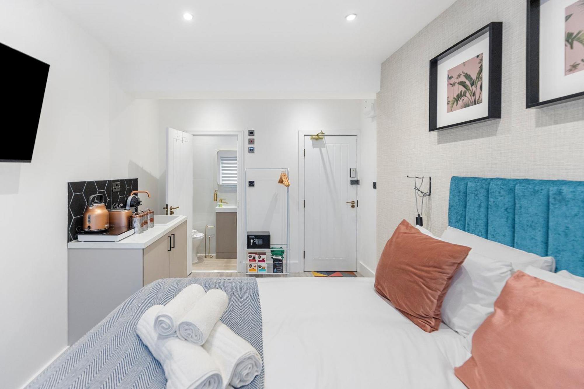 Appartement Minimalist Bliss With Refreshing Ambiance Londen