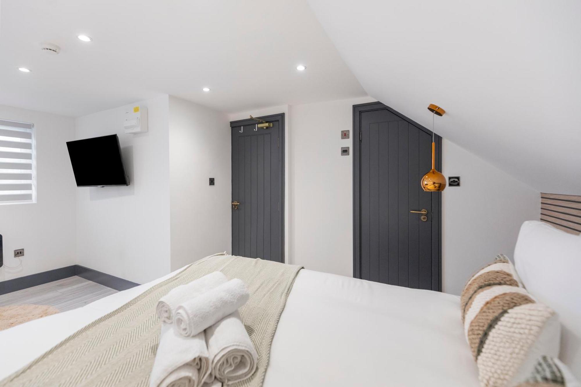Apartamento Neutral Zen Serene Sanctuary
