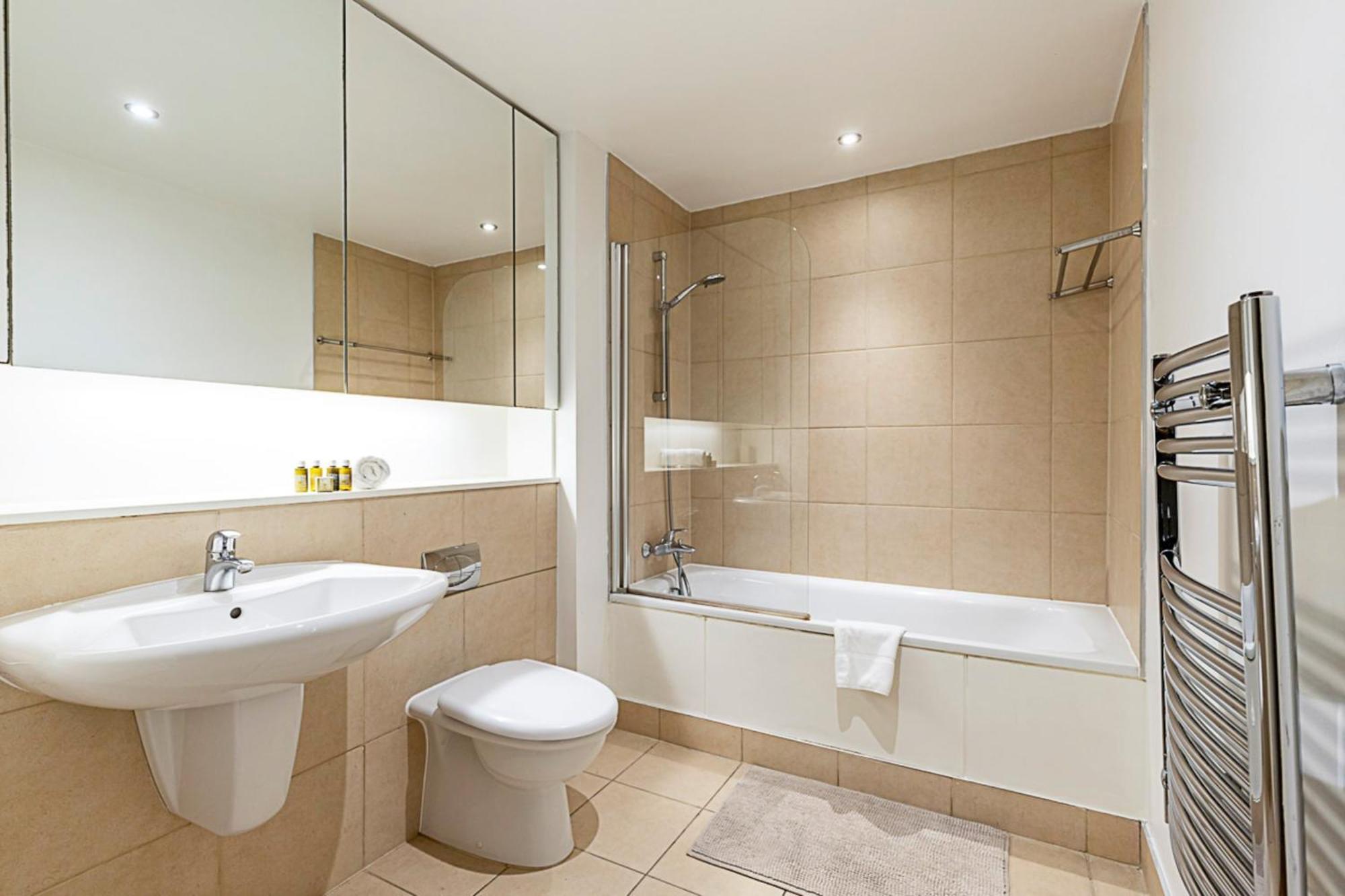 Spacious Modern Flat In Chelsea Harbour * Londres