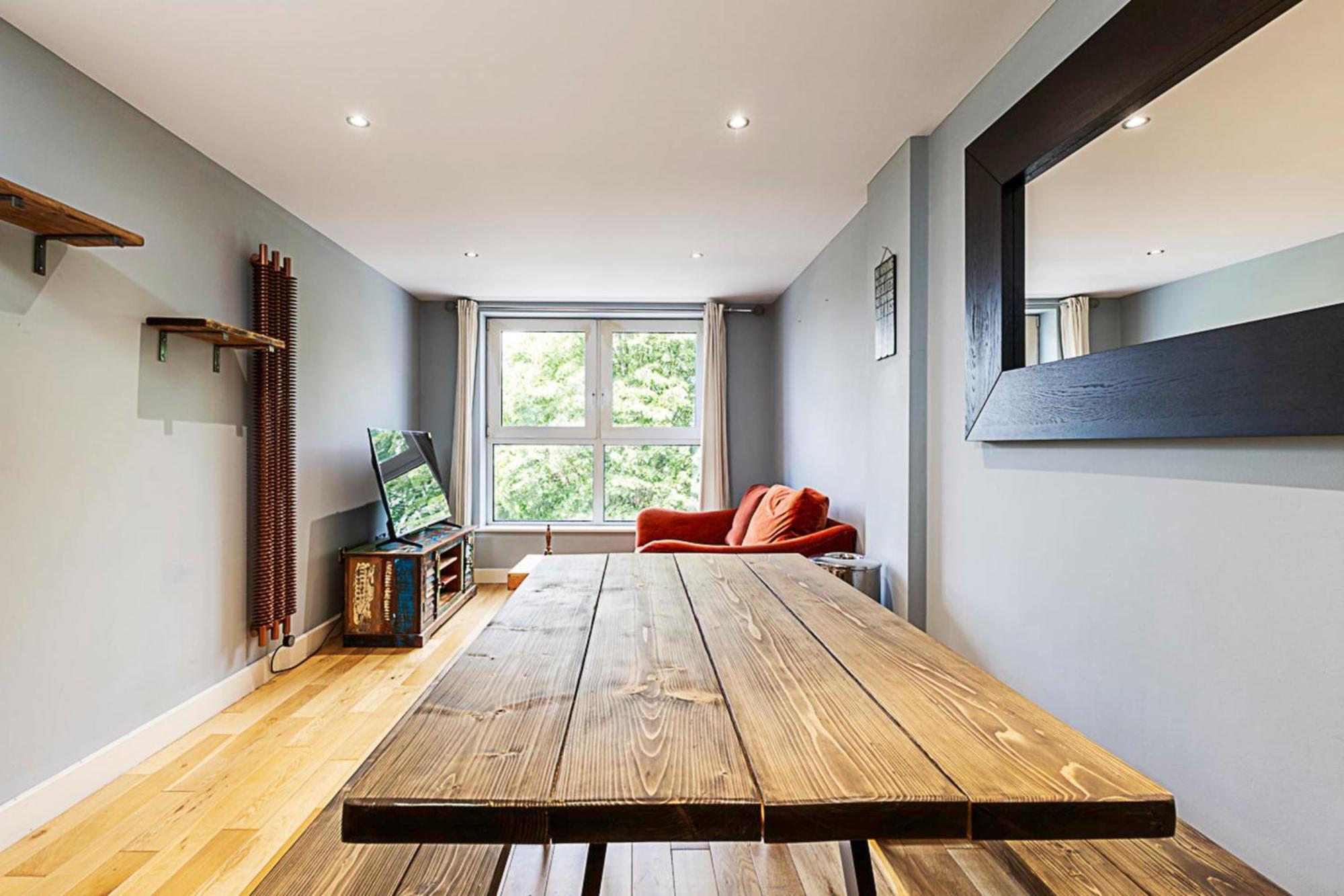 Spacious Modern Flat In Chelsea Harbour