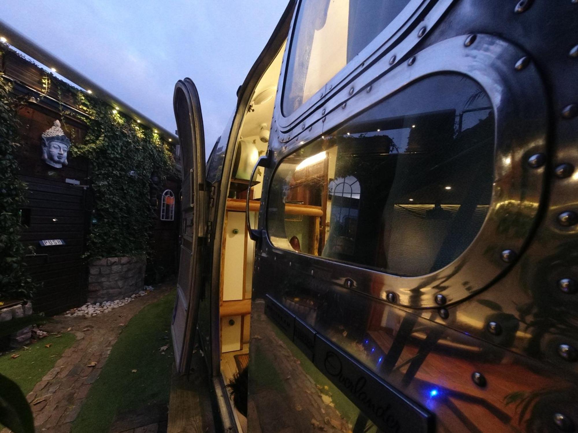 The Silver Bullet - Secluded Urban Oasis Hébergement de vacances Londres