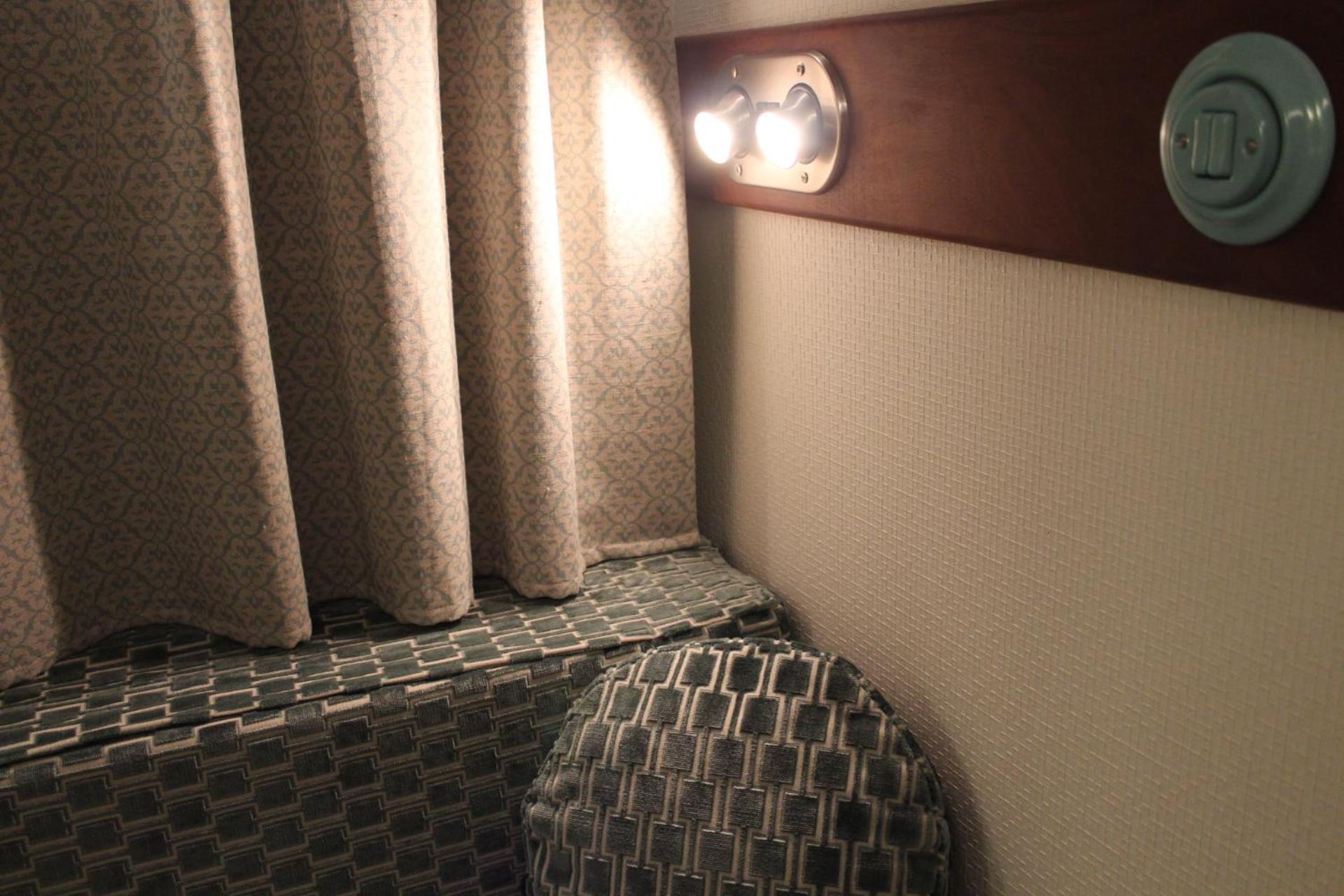 Vakantiehuis The Silver Bullet - Secluded Urban Oasis Londen