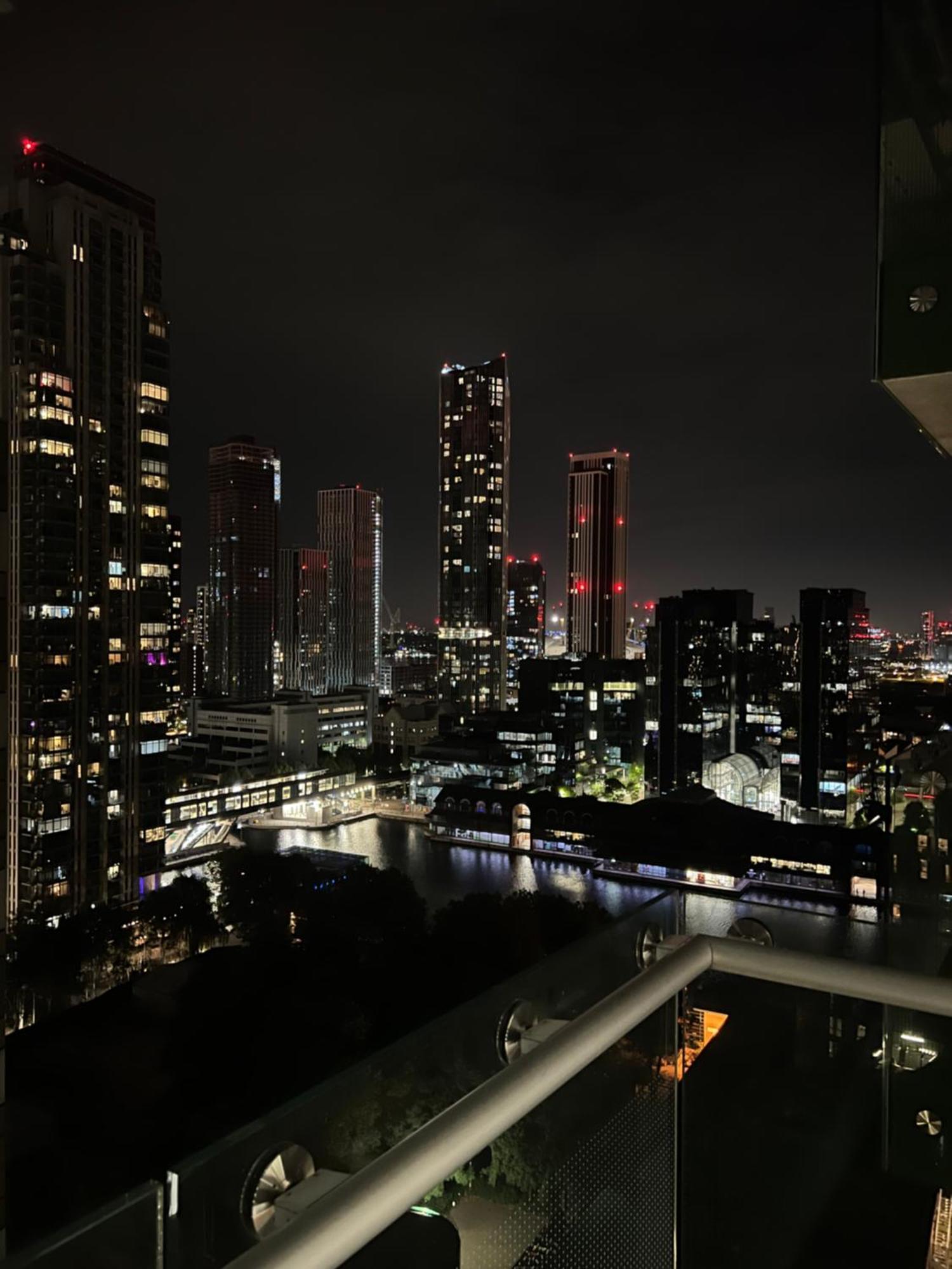 Apartment In Canary Wharf *