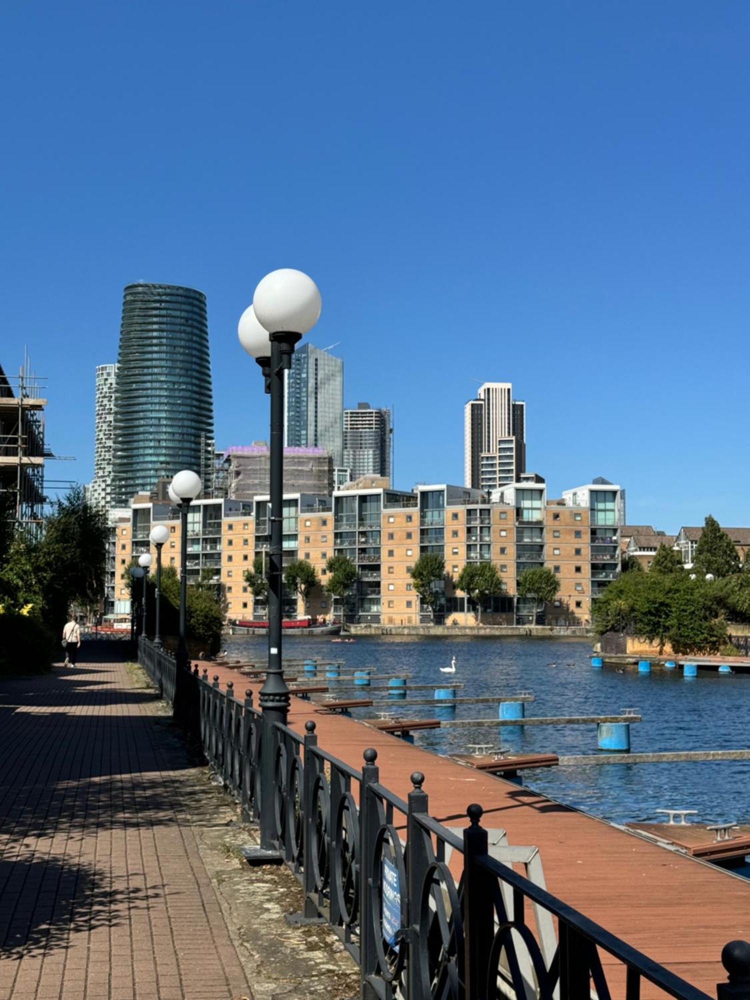 Tranquil 2 Bed Near Downtown & Free Parking Apartamento Londres