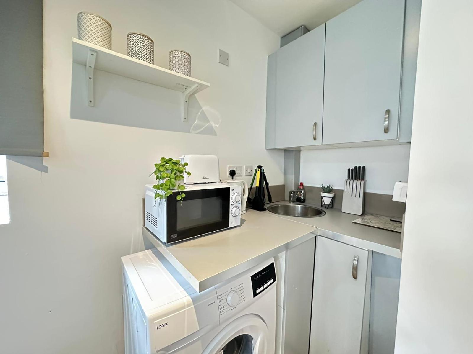 Comfortable Studio Harrow Road Londres