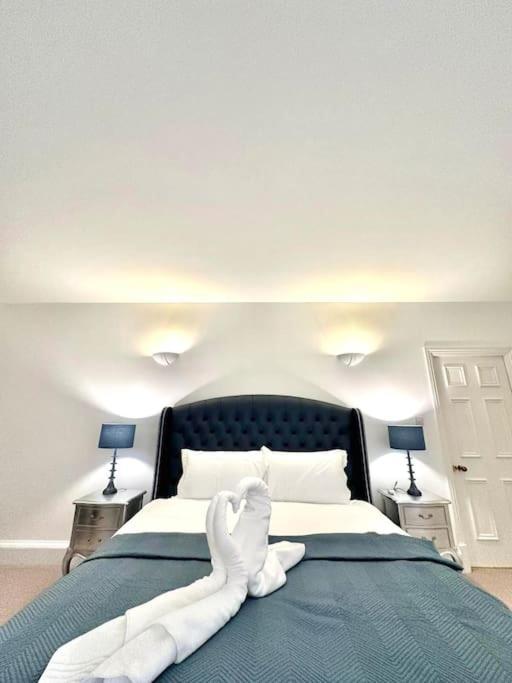 Charming 3 Bed Luxury Flat In *