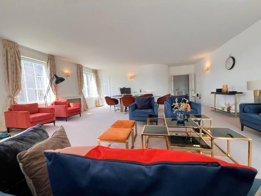 Charming 3 Bed Luxury Flat In
