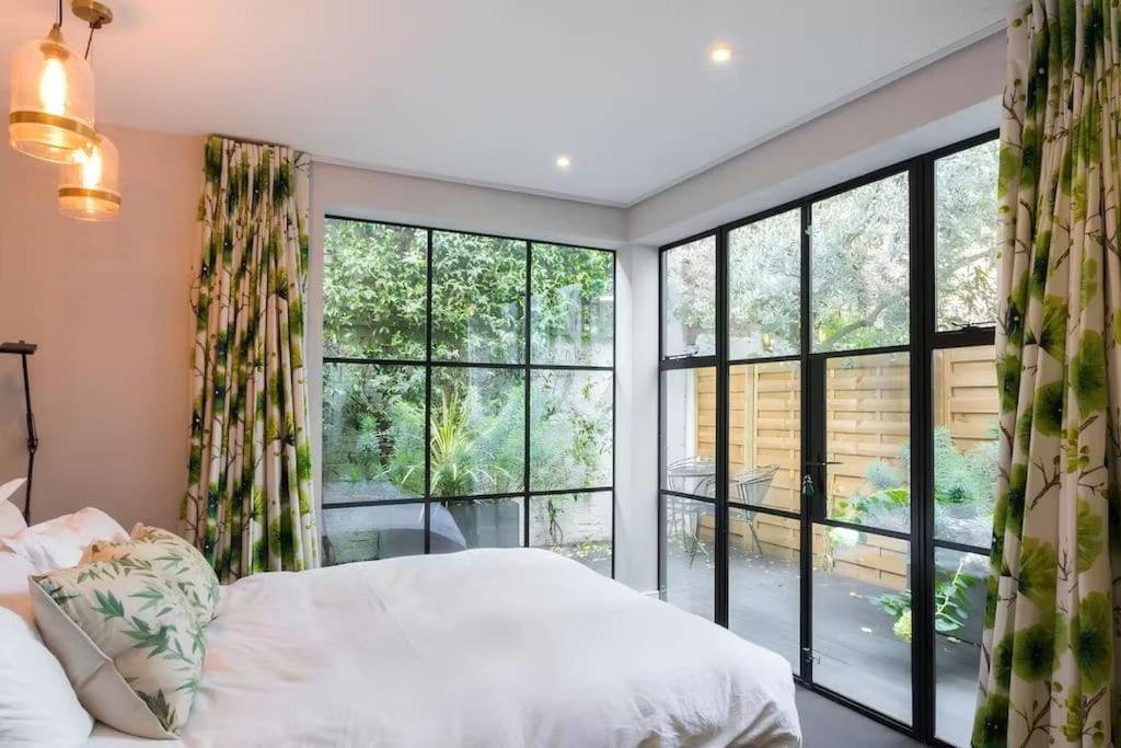 Close To River And Park With Stunning Roof Terrace * Londres
