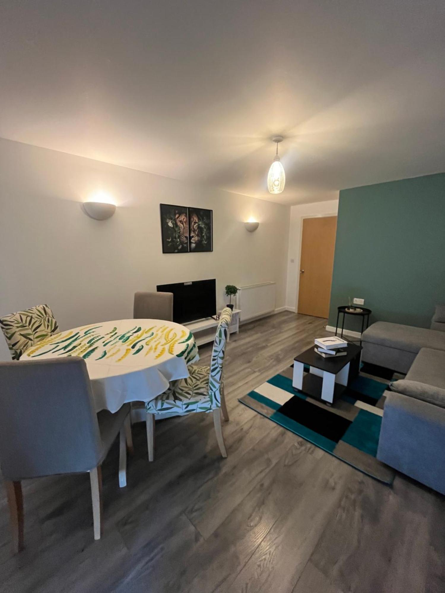 Luxury 2 Bedroom Apartment, Royal Docklands Excel Apartment *