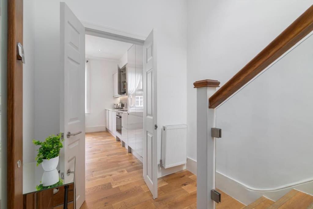 Modern Spacious 2 Bedroom Flat Near Richmond Park Appartement *