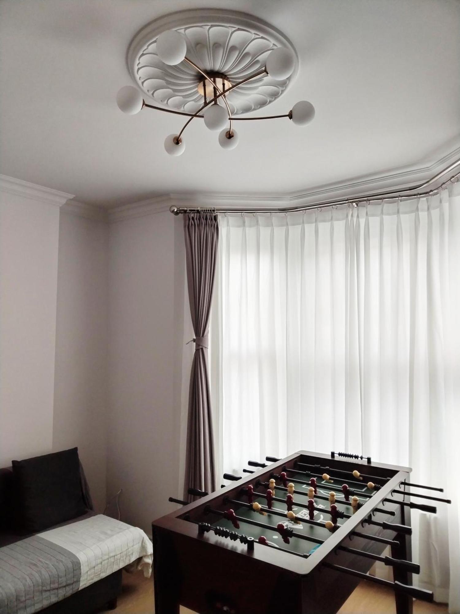 New Refurbished One Bed Flat In The West * Londres