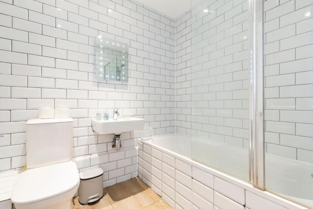 Luxury Camden E2 Apartment *