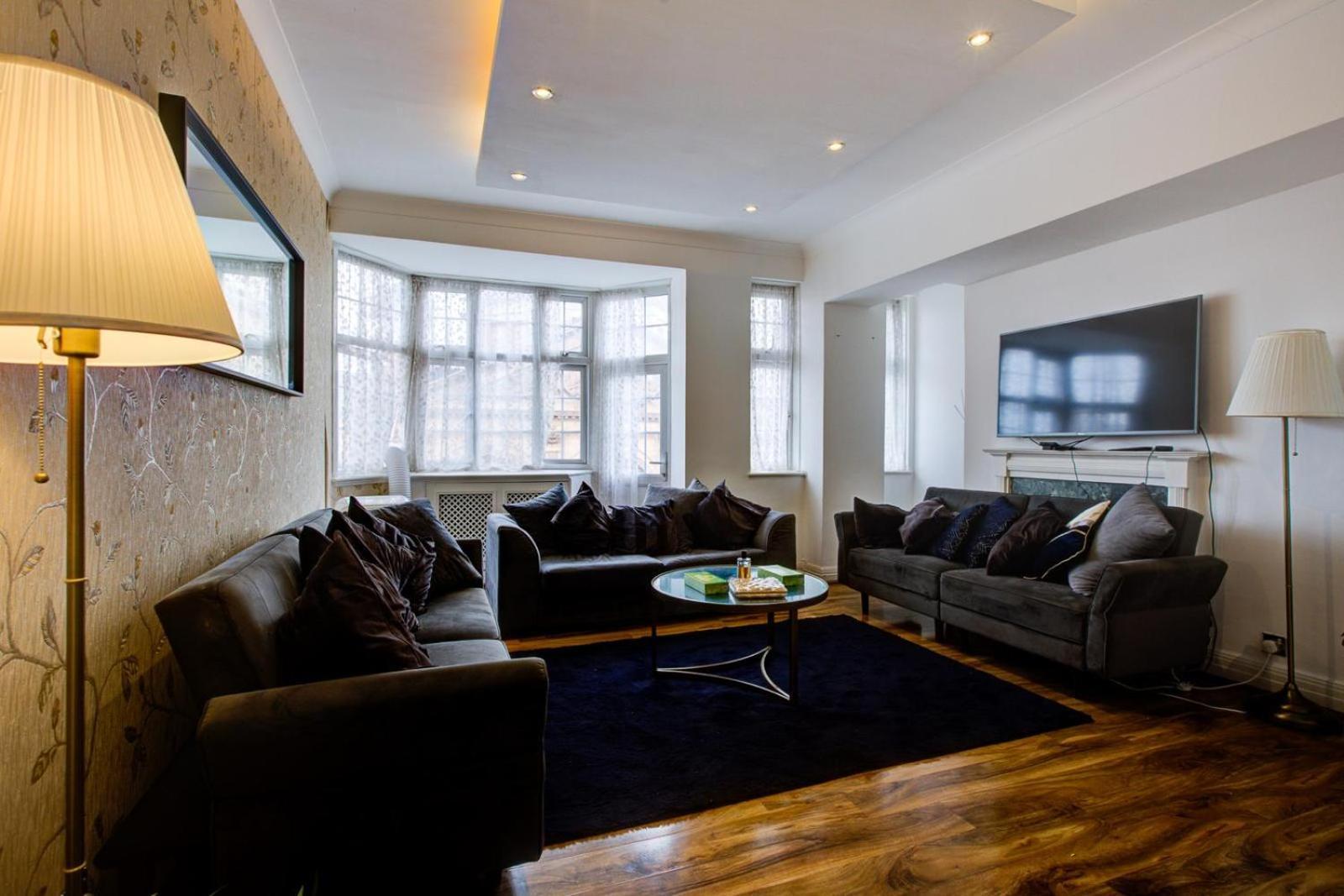 Knightsbridge Luxurious - Facing Harrods * London
