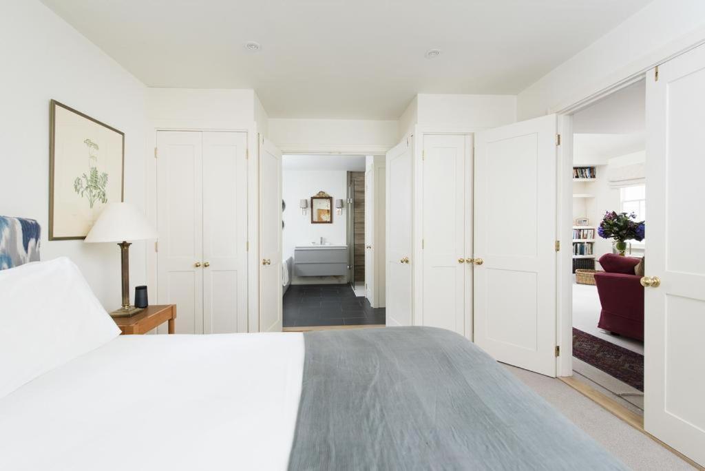 Perfect Kensington Mews House - Quiet Location Hébergement de vacances Londres