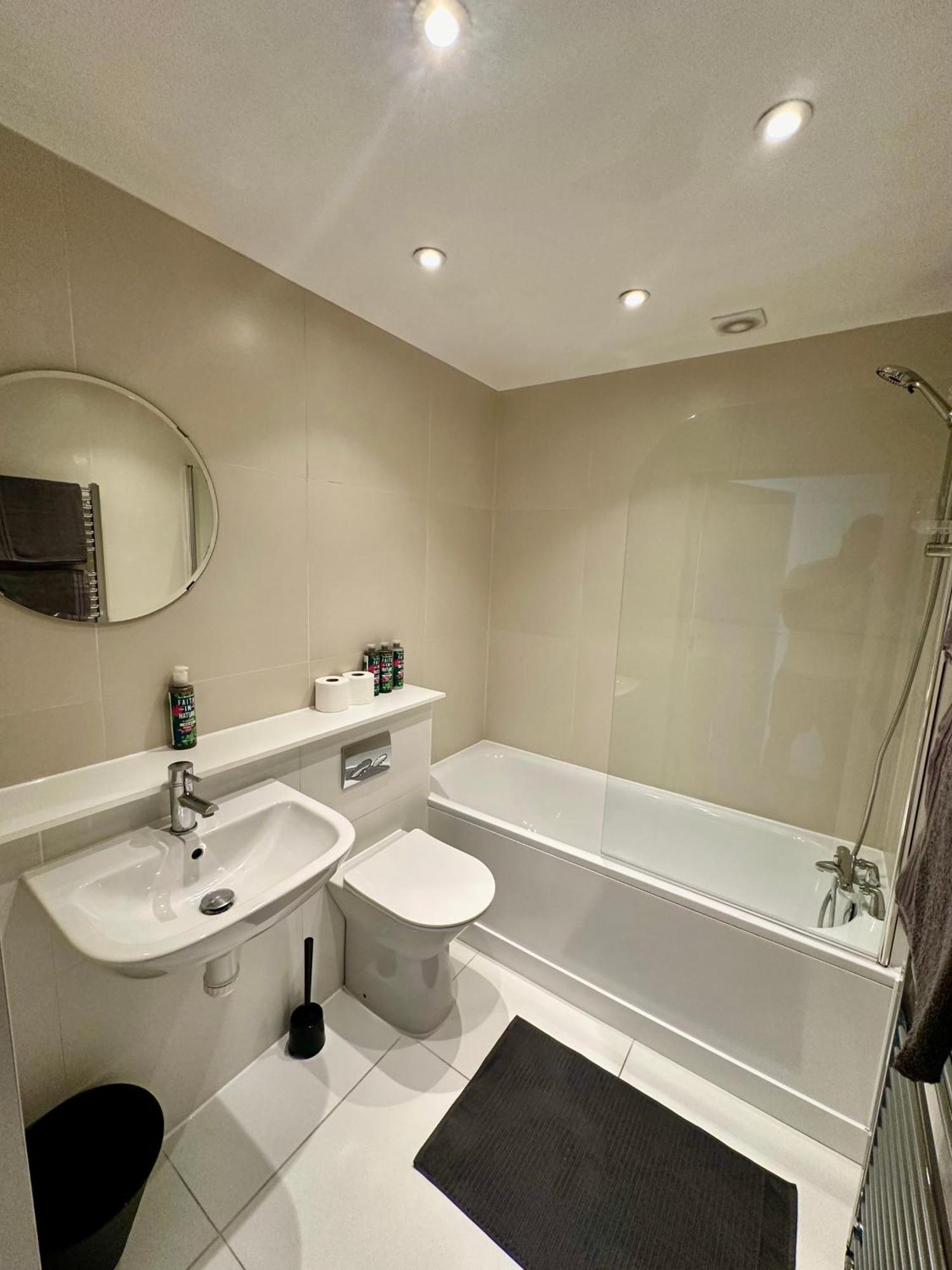 Large, Family Friendly 3-bed Flat In Wood Apartamento
