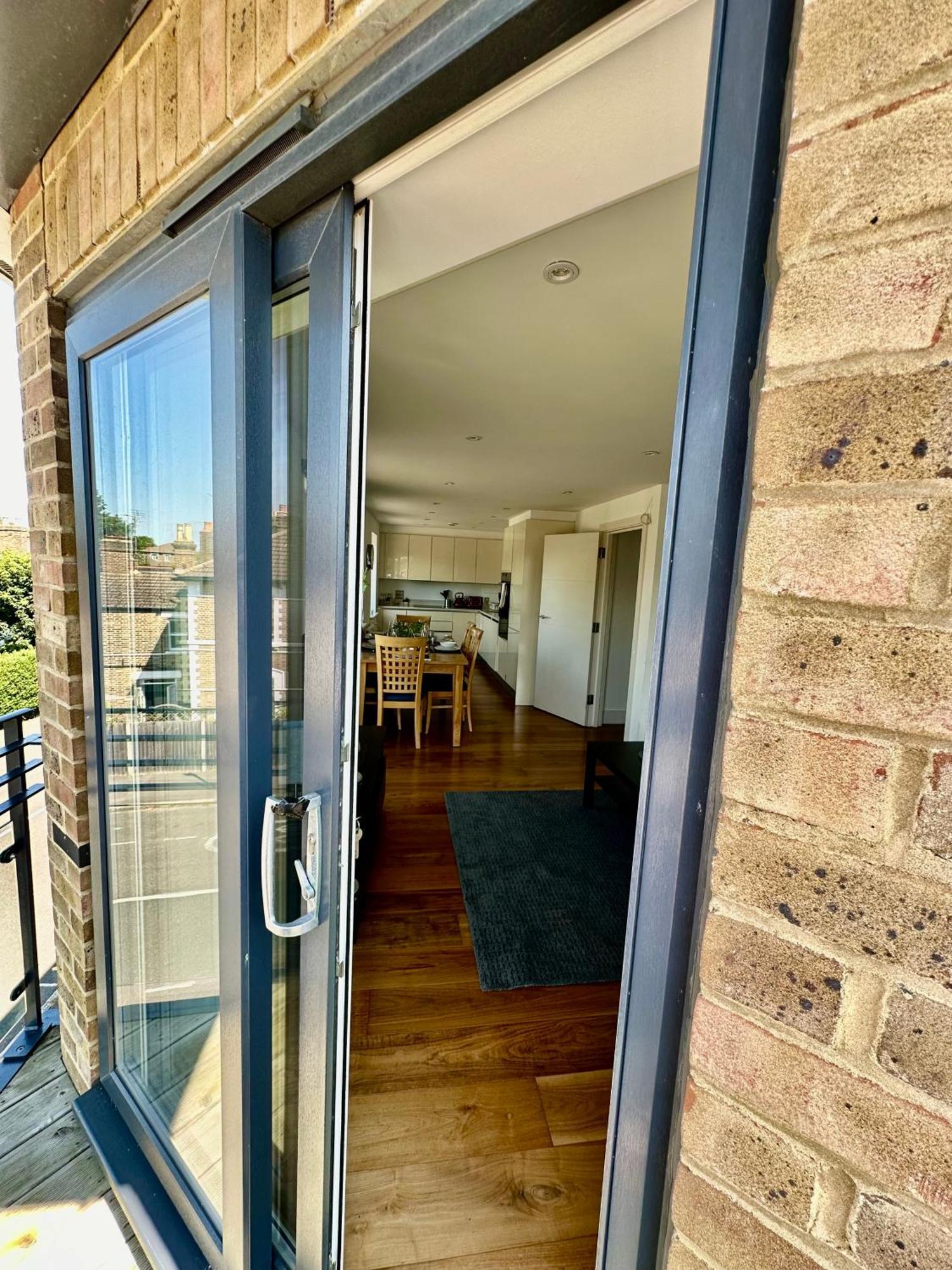 Apartamento Large, Family Friendly 3-bed Flat In Wood Londres