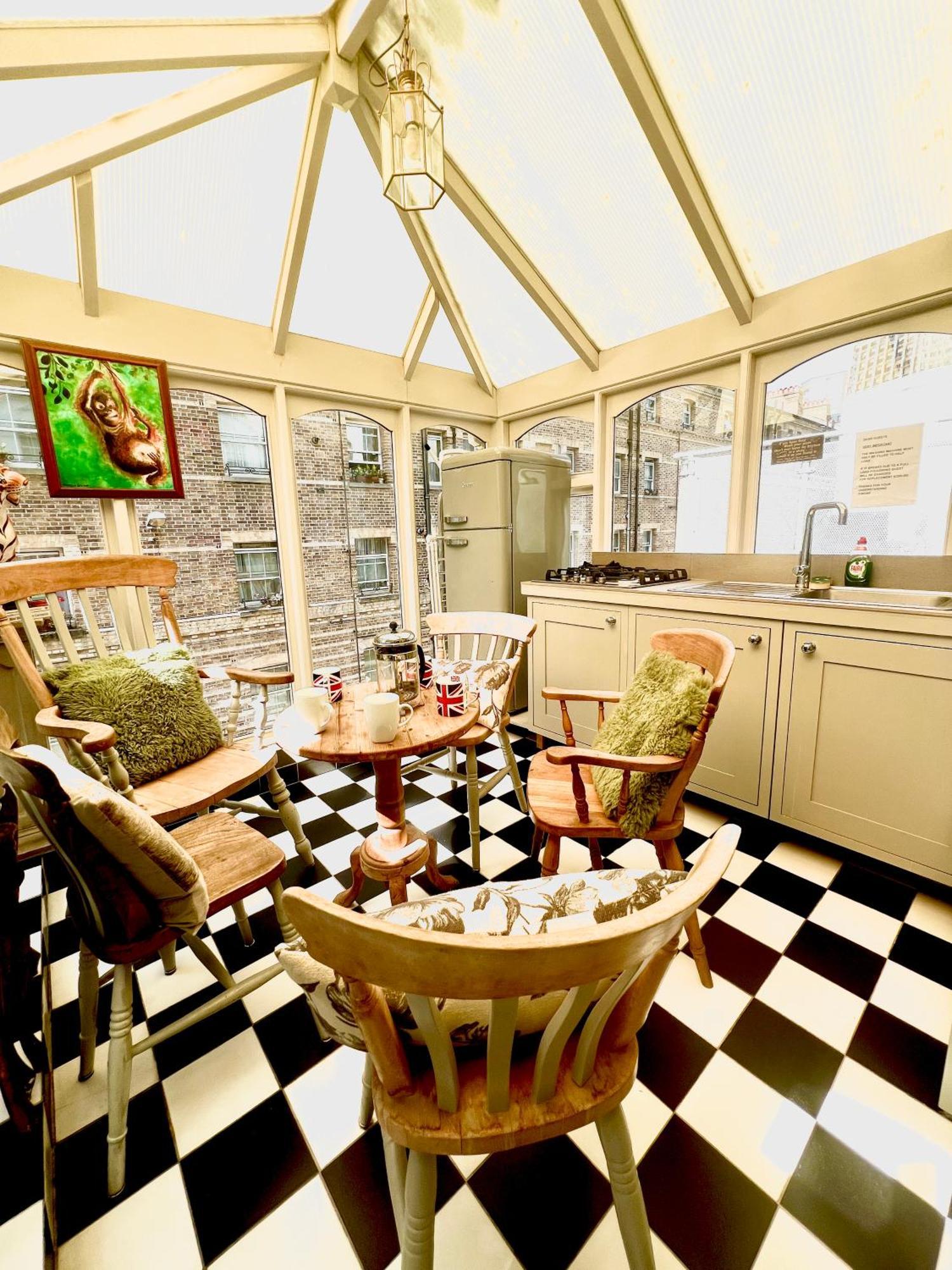 Victoria Belgravia Townhouse Apartment London