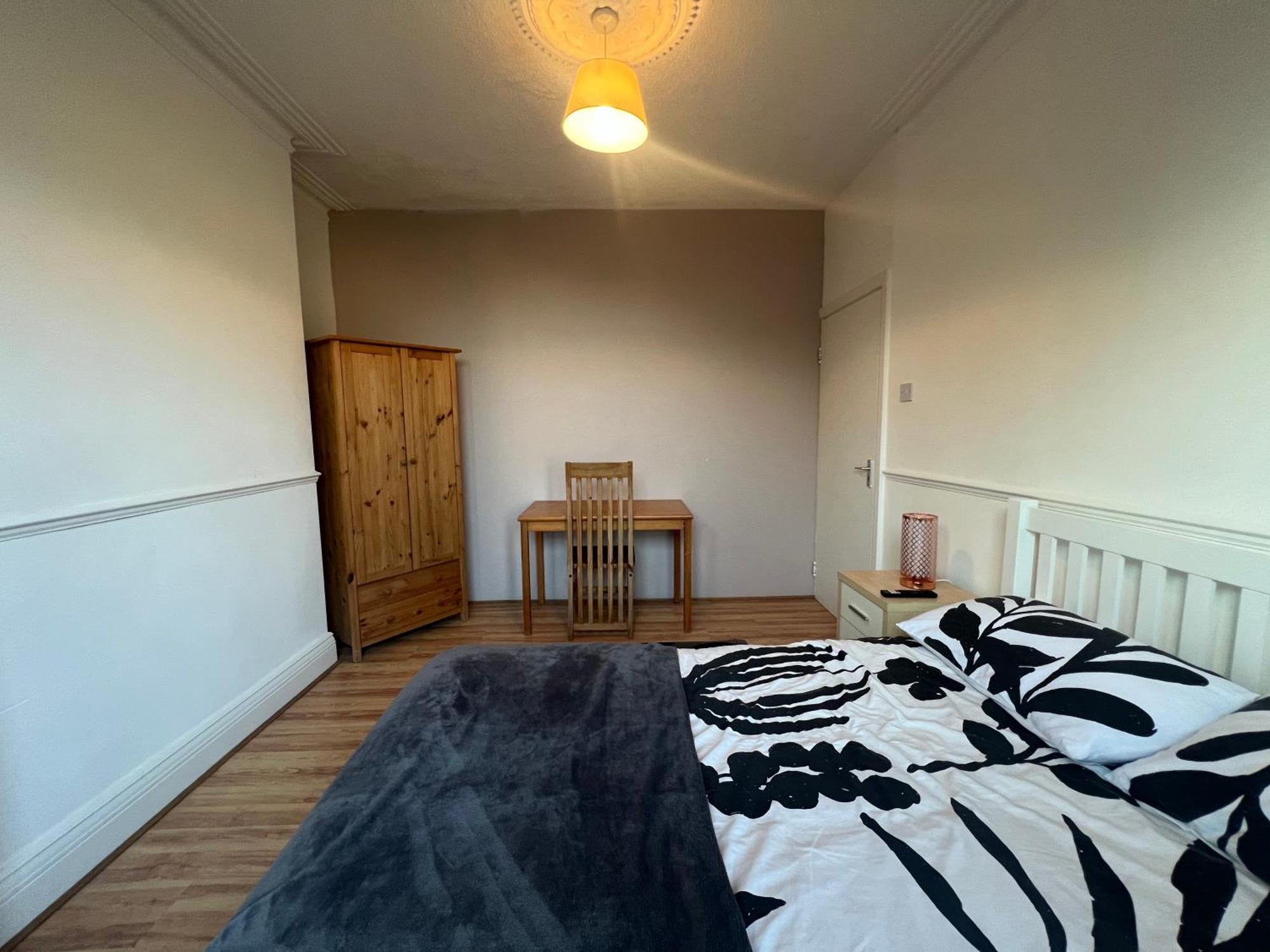 Private In Victorian House, Forest Hill, * London