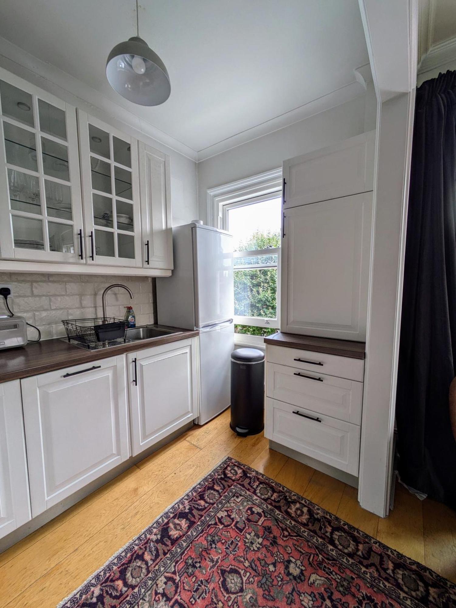 Charming Bright 2-Bed Heritage Flat, Battersea Park, London